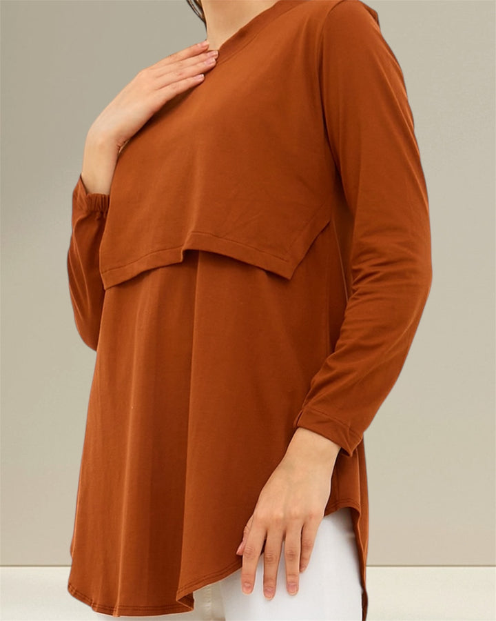 Nursing Top SAFA in Cinnamon – a stylish and comfortable nursing top perfect for everyday wear.