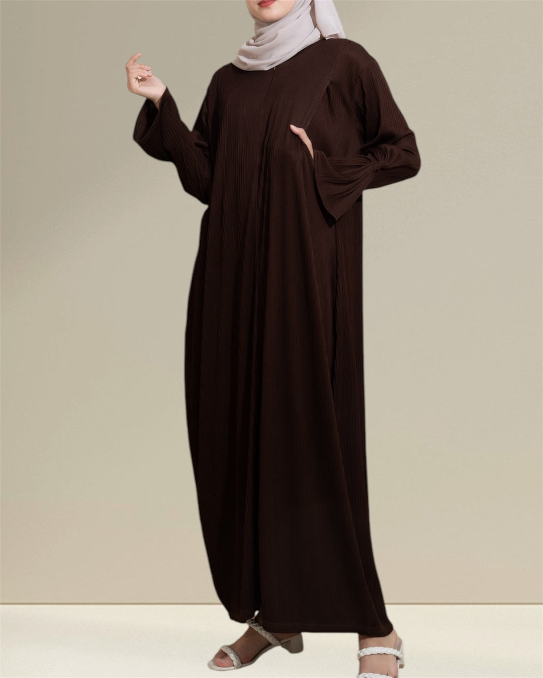 Nursing Dress HAWA in Brown – a stylish and comfortable nursing dress perfect for breastfeeding.