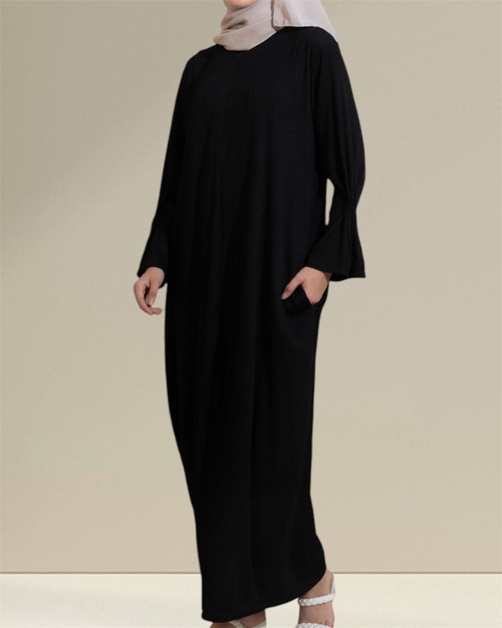 Nursing Dress HAWA in Black – a stylish and comfortable nursing dress perfect for breastfeeding.
