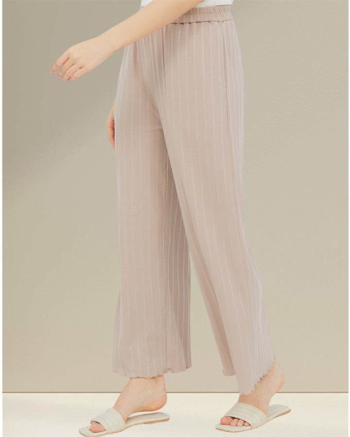 Breastfeeding Co-ord NOOR Set | Beige – modest and practical nursing top with matching trousers.