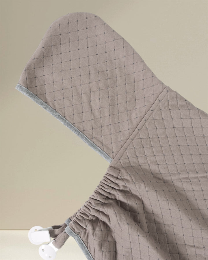 Breastfeeding cover - Multi-functional breastfeeding cover blanket with a snug hood, ideal for nursing moms on the go. This soft blanket provides warmth and protection, serving as a pushchair cover or general baby blanket during travel.